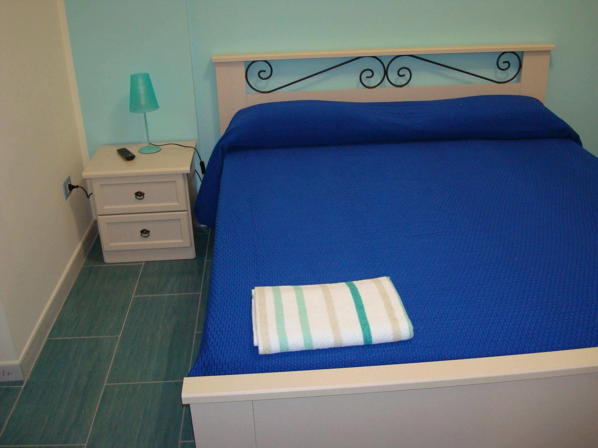 فيومفريدو بروزيو Guest House Mare E Luna المظهر الخارجي الصورة